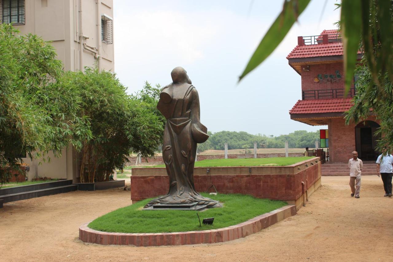 ホテル Panthashala Santiniketan Sri Niketan エクステリア 写真
